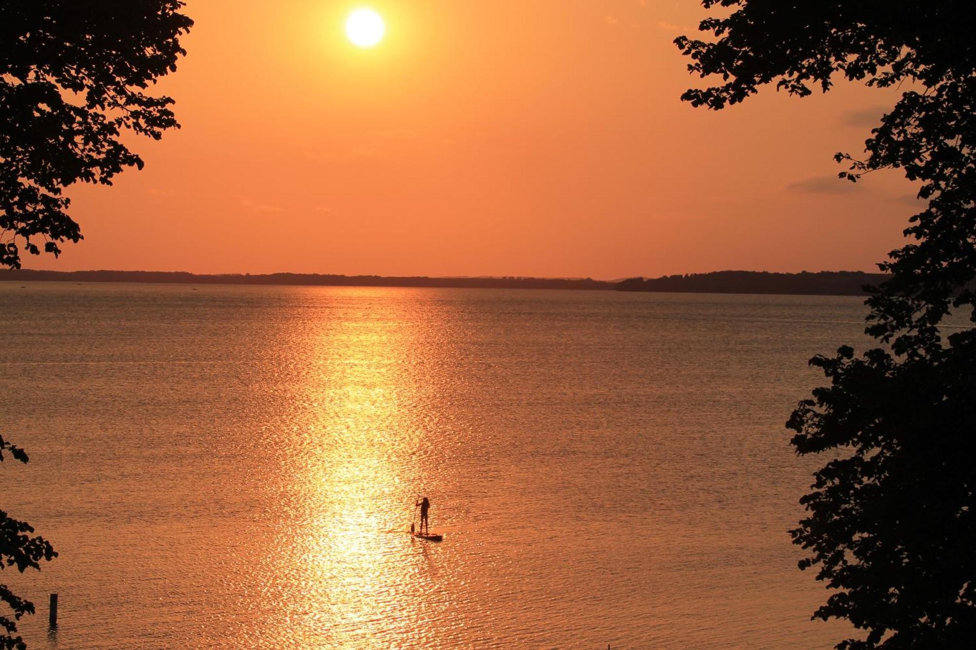 Viking Bay Resort And Lodge Miltona Ngoại thất bức ảnh